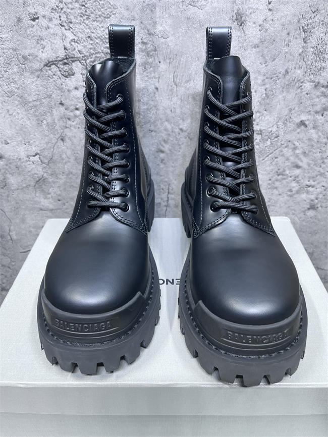 Ba*len*cia*ga boot