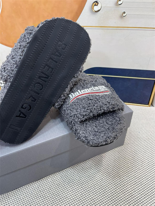 Ba*len*cia*ga furry slide sandal